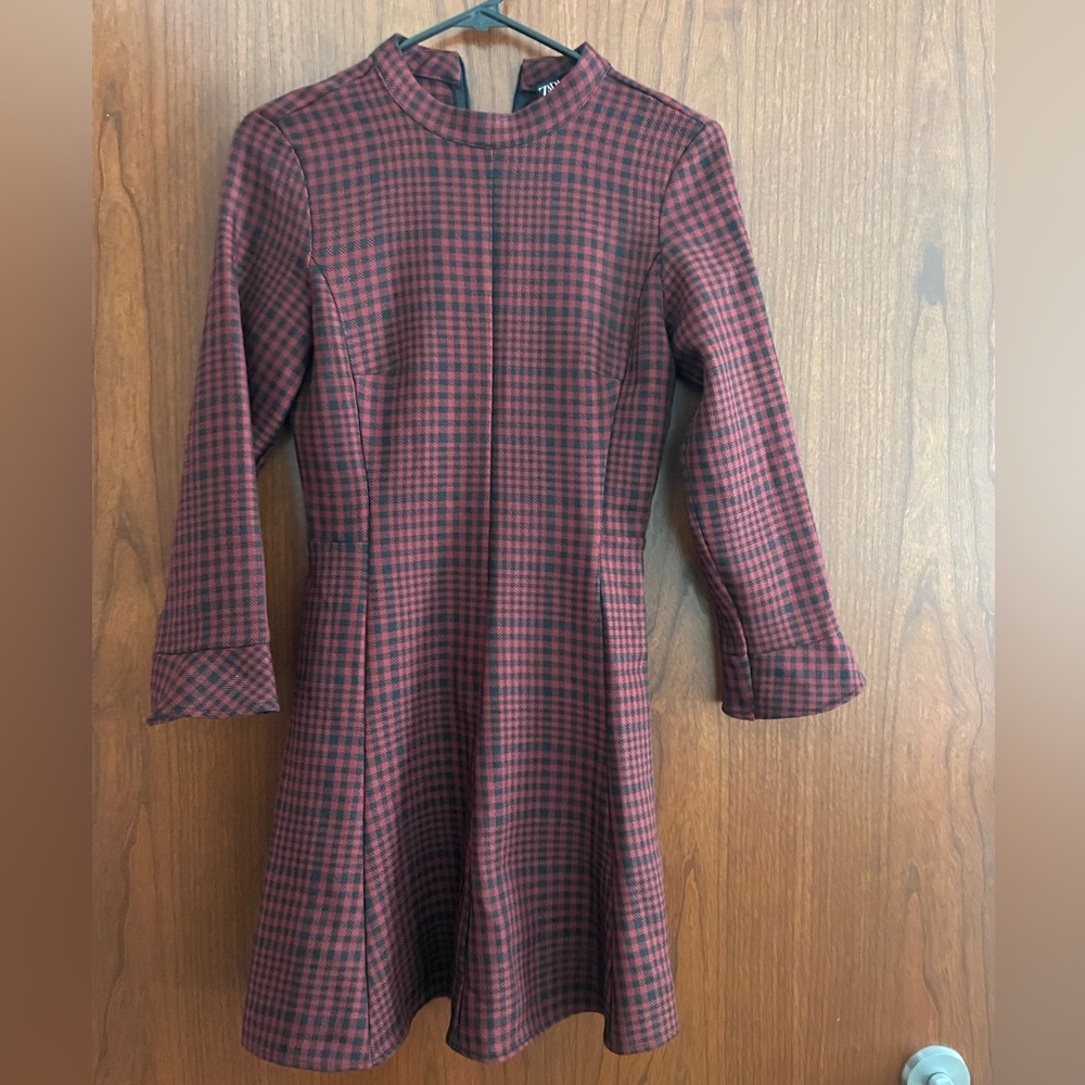 Zara dress. Size xs. Maroon and black print. NWOT